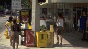 Including ammenities such as newspaper stands and kiosks along corners creates lively, more defined spaces; however, they should not interrupt the flow of pedestrian traffic. 