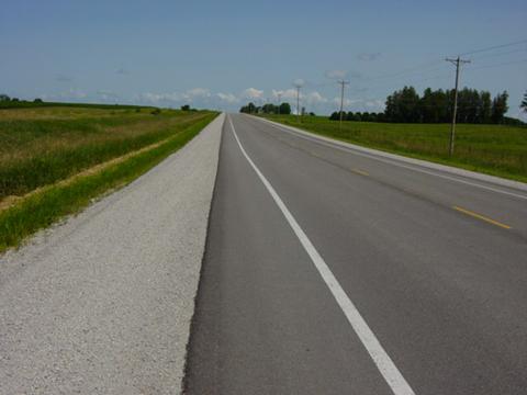 Figure 35.  Partially paved shoulders.