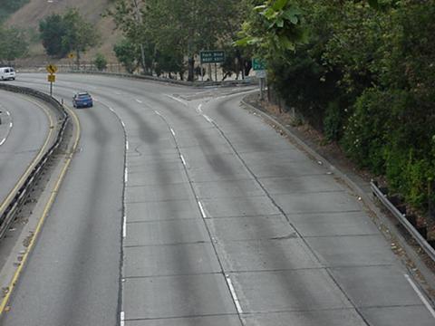 Figure 116. The Arroyo Seco Parkway has a narrow cross section, a curvilinear alignment, and non-standard interchange geometry.