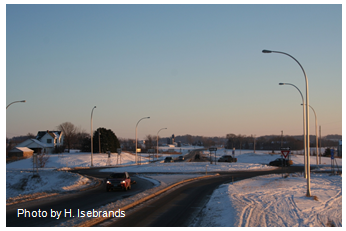 Photo of a snowy rural roundabout. Photo by H. Isebrands.