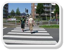Photo: Pedestrains in crosswalk